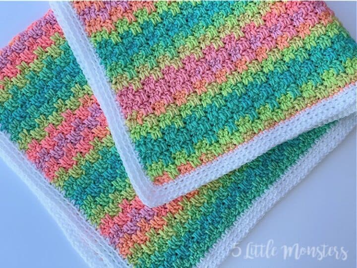 10+ Beautiful FREE Crochet Blanket Patterns - yarncraftsfun.com