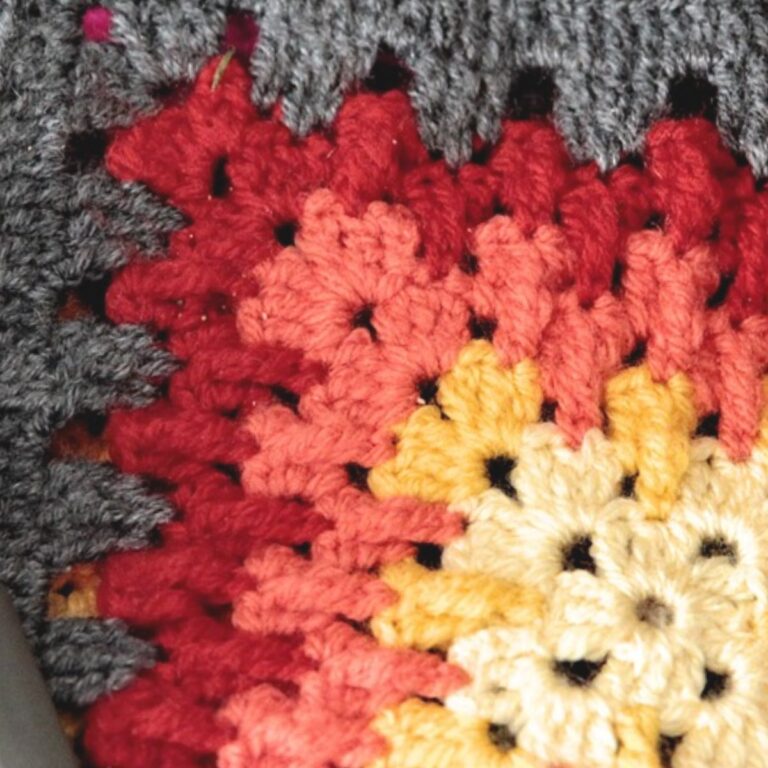 10 Gorgeous Free Granny Square Blanket Patterns